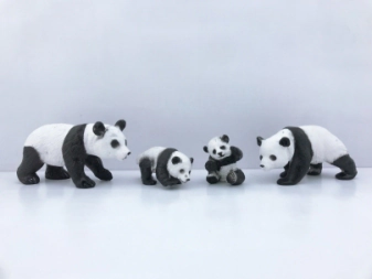 ANIMAL WORLD PLAYSET 31CM PACK X 4 FAMILIA PANDA