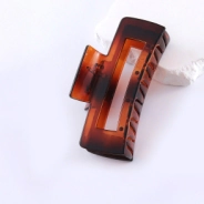 BROCHE TRENDY