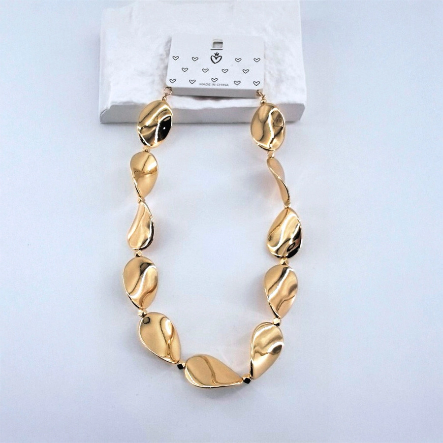 COLLAR TRENDY