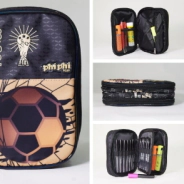 CARTUCHERA LIBRO 2 CIERRE FUTBOL PHI PHI TOYS