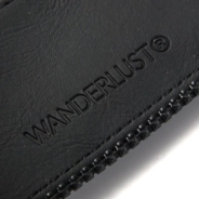 BILLETERA ENGOMADA CON CIERRE 11x8,5CM WANDERLUST