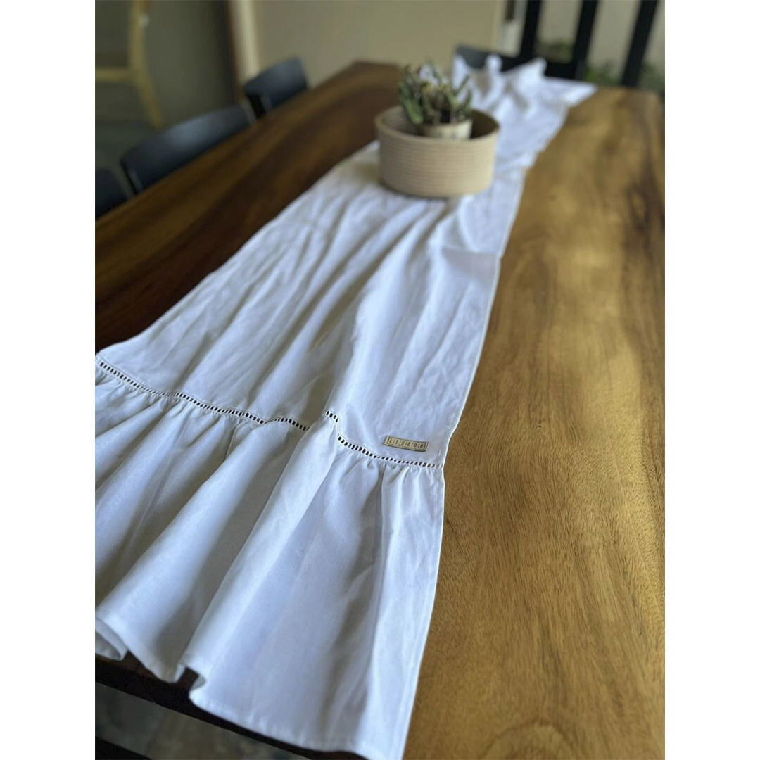 CAMINO DE MESA BLANCO CON VAINILLA Y VOLADO LISBOA 50  X 150CM